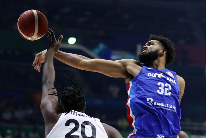 שחקן הרפובליקה הדומיניקנית קארל אנתוני טאונס