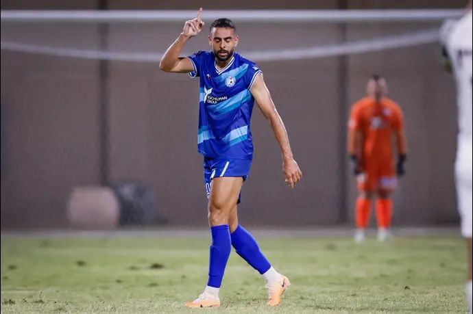 והיב חביבאללה שחקן עירוני טבריה חוגג שער