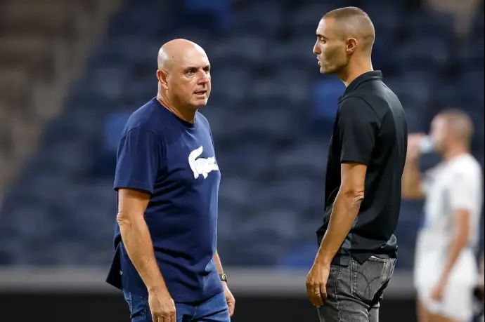 עומר גולן מנהל מקצועי מכבי פתח תקוה עם המאמן בני לם