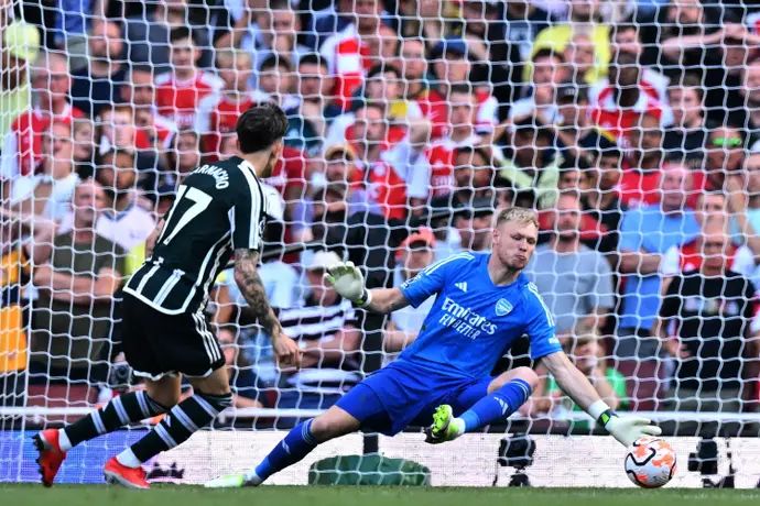 אלחנדרו גרנאצ'ו מנצ'סטר יונייטד כובש מול ארון רמסדייל שוער ארסנל