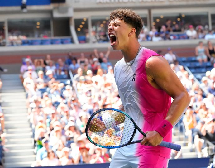 בן שלטון טניסאי אמריקאי