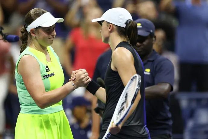 ילנה אוסטפנקו, טניסאית לטבית, עם איגה שביונטק, טניסאית פולנייה