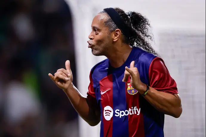 רונאלדיניו ותיקי ברצלונה