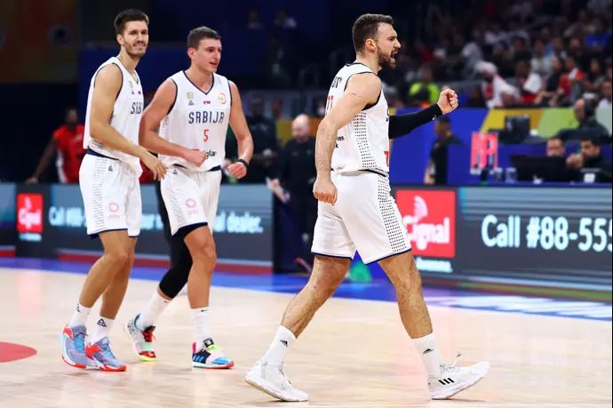 מרקו גודוריץ', שחקן נבחרת סרביה חוגג