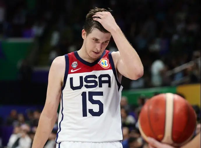 אוסטין ריבס, שחקן נבחרת ארצות הברית