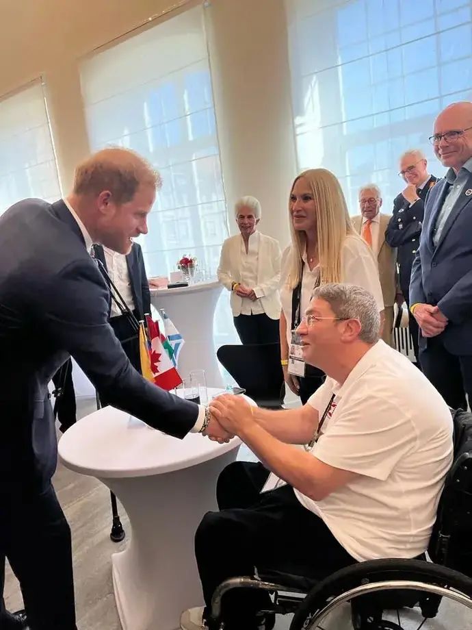 הנסיך הארי במשחקי אינוויקטוס עם ארגון נכי צה"ל