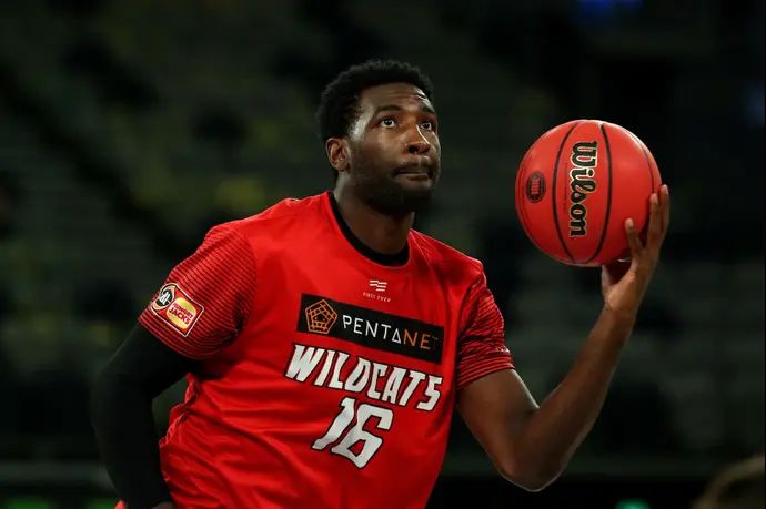 דריו האנט במדי פרת' וויילדקטס