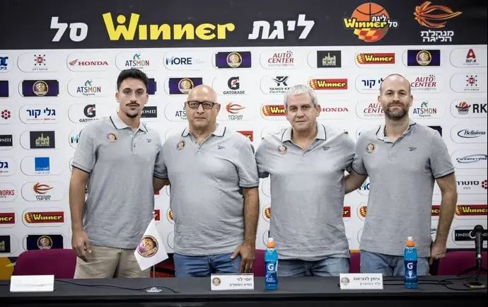 עמית שרף, איתן לנציאנו, יוסי לוי, ניב משגב, הפועל חולון