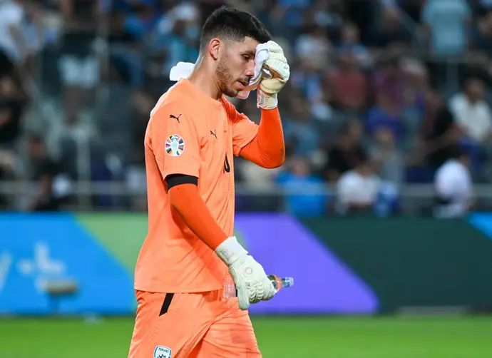 עומרי גלזר שוער נבחרת ישראל מול בלארוס