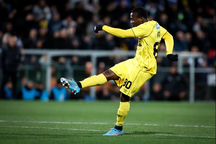 טרזייה תומא שחקן בית"ר ירושלים כובש