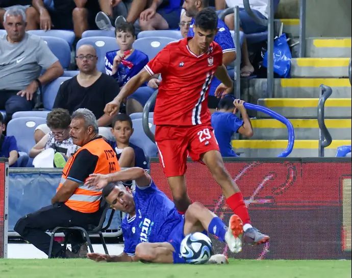 אניס פורת עיאש, שחקן בני סכנין