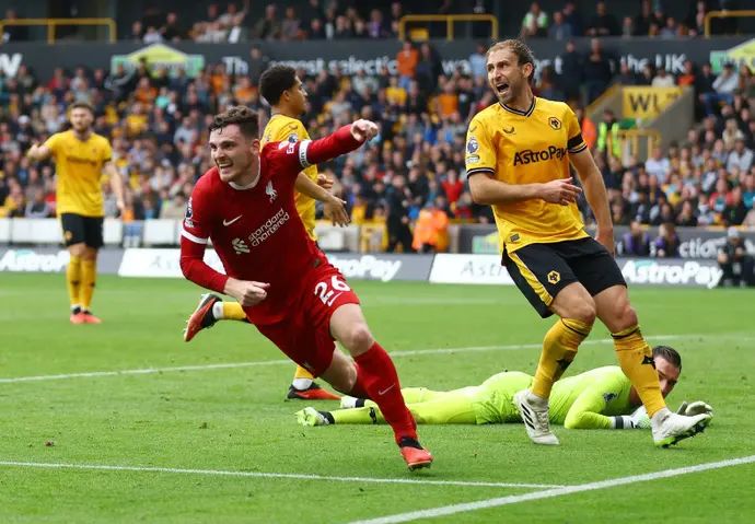 אנדי רוברטסון שחקן ליברפול חוגג שער