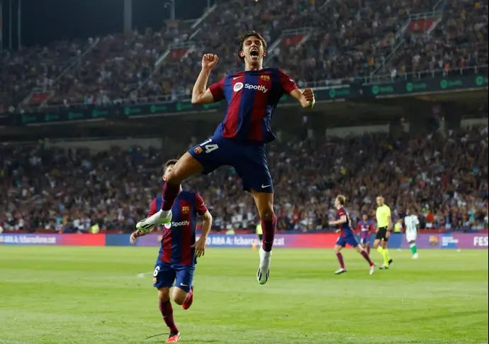 ז'ואאו פליקס, חלוץ ברצלונה