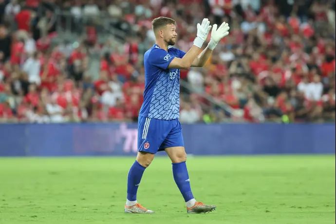 אמיליוס זובאס, שוער הפועל תל אביב