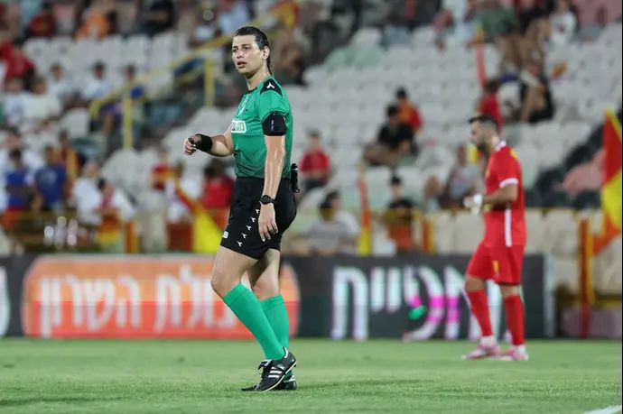 ספיר ברמן, שופטת כדורגל