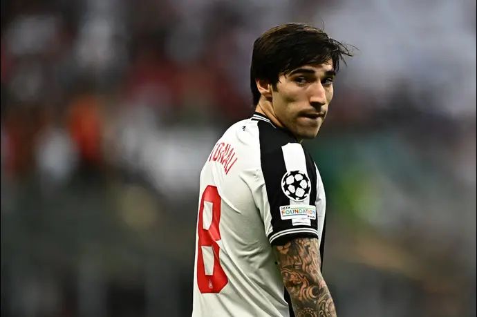 סנדרו טונאלי, שחקן ניוקאסל