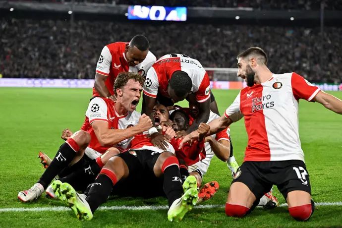 שחקני פיינורד חוגגים