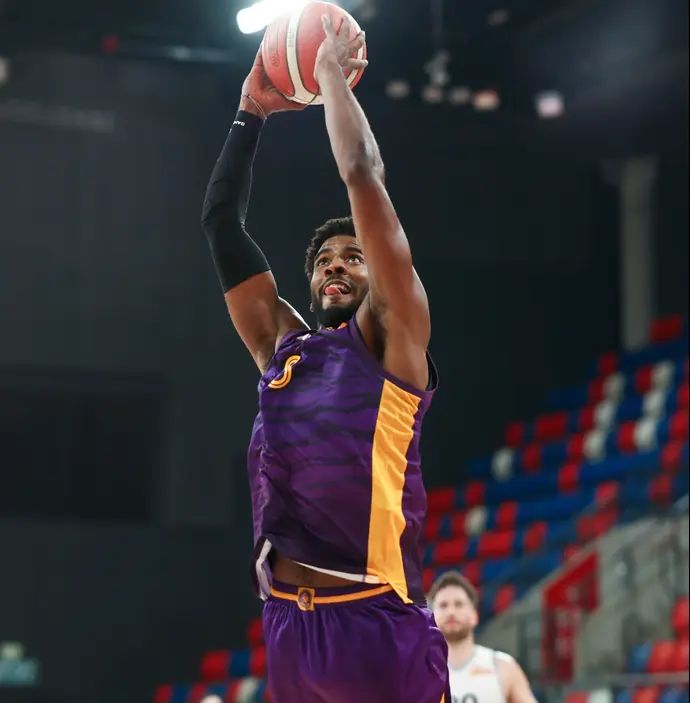 שון דאוסון, הפועל חולון