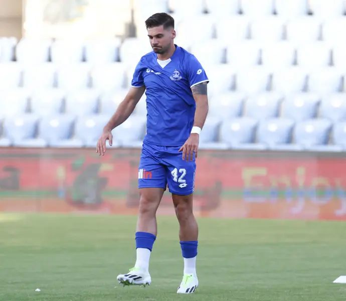 אנדרה טיישיירה שחקן הפועל פתח תקוה בחימום