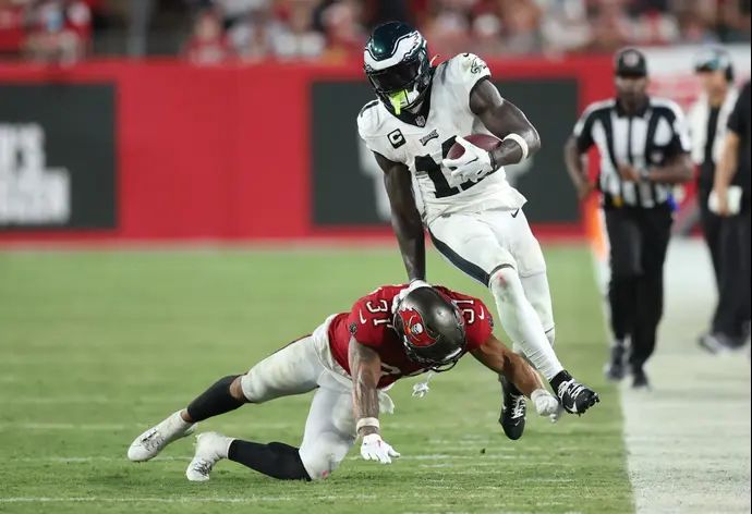 שחקן פילדלפיה איגלס איי ג'יי בראון