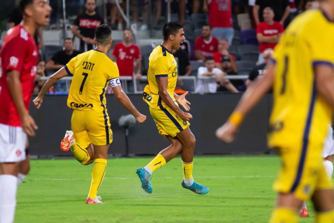 דור פרץ שחקן מכבי תל אביב חוגג שער