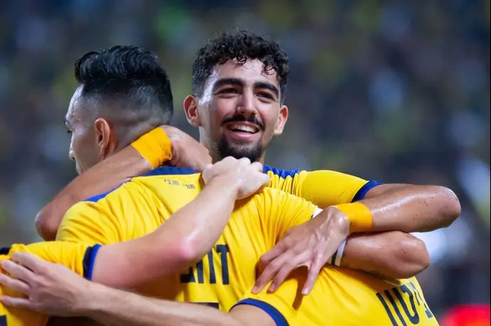 רוי רביבו, שחקן מכבי תל אביב חוגג