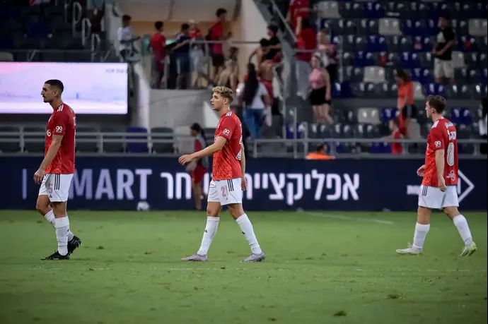 שחקני הפועל תל אביב מאוכזבים