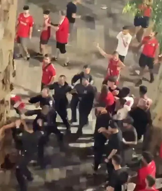 מכות של משטרת ישראל עם אוהדי הפועל תל אביב לפני הדרבי