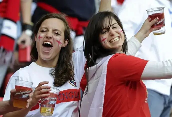 אוהדות נבחרת אנגליה