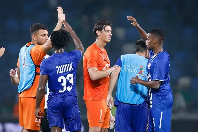 שחקני בני סכנין, במרכז השוער ניקולאס האגן