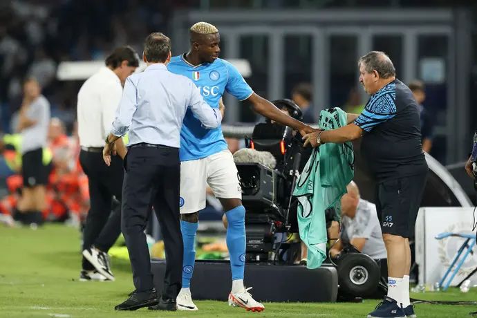 ויקטור אוסימן שחקן נאפולי עם מאמנו רודי גרסיה