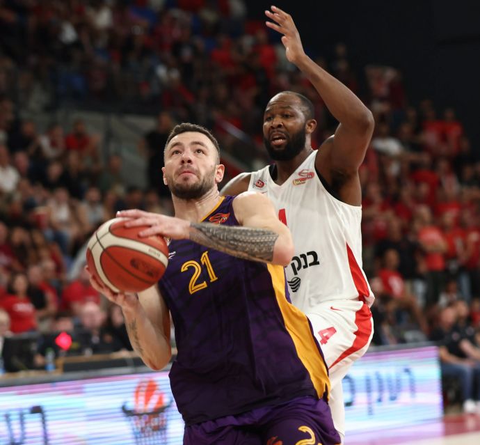 שחקן הפועל חולון נתנאל ארצי