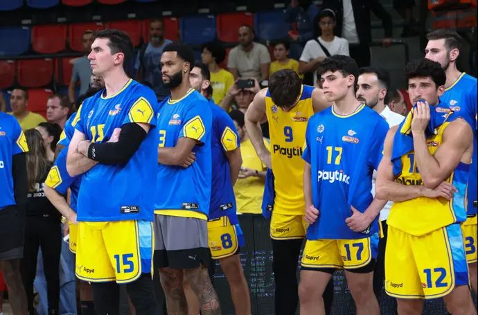 שחקני מכבי תל אביב מאוכזבים