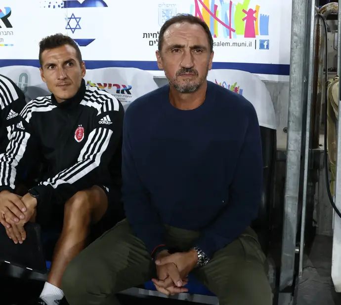 מייקל ולקאניס מאמן הפועל תל אביב