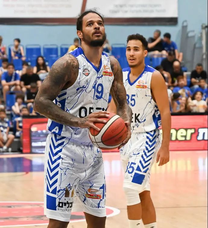 כריס באב, שחקן בני הרצליה