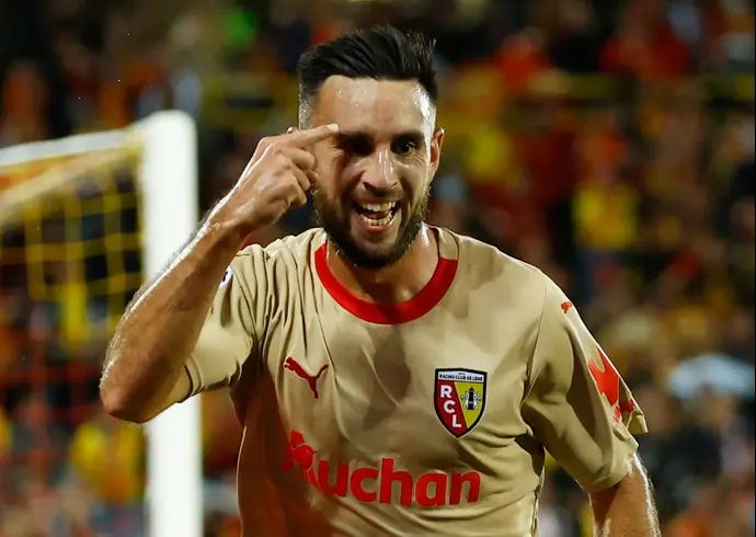 אדריאן תומאסון, שחקן לאנס חוגג