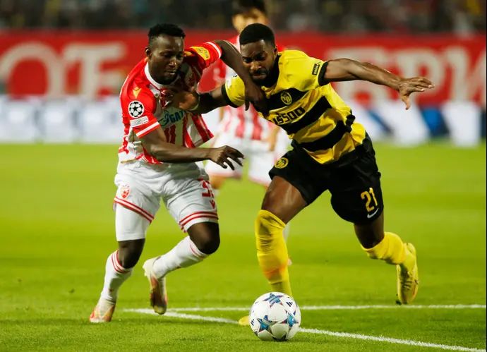 עוסמאן בוקארי הכוכב האדום בלגרד לצד אוליסס גרסיה יאנג בויז