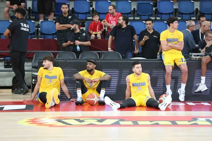 תמיר בלאט, לורנזו בראון, רומן סורקין, שחקני מכבי תל אביב