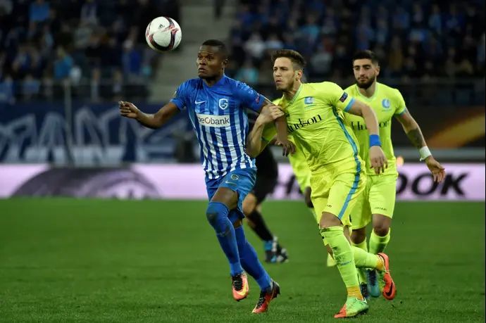 רמי גרשון שחקן גנט (מימין) מול אמבוואנה סמאטה שחקן גנק