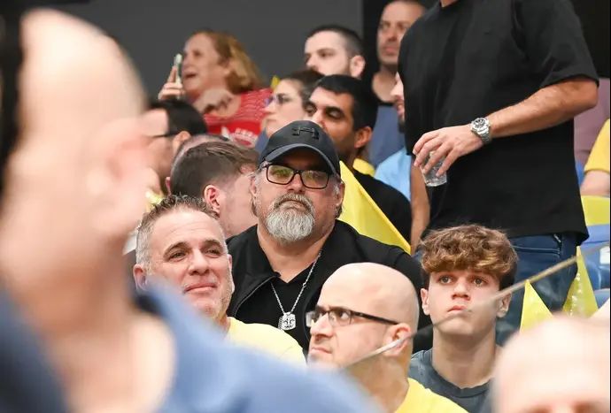 מאמן הפועל ירושלים אלכסנדר דז'יקיץ' במשחק של מכבי תל אביב