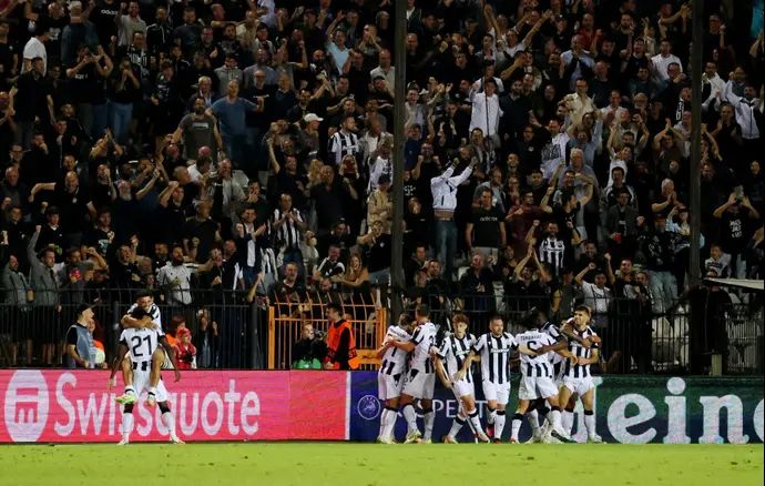 שחקני פאוק סלוניקי חוגגים