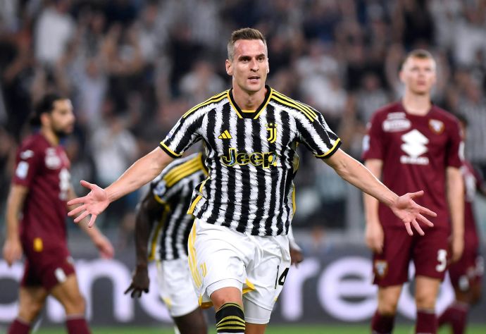 ארקדיוש מיליק שחקן יובנטוס חוגג שער