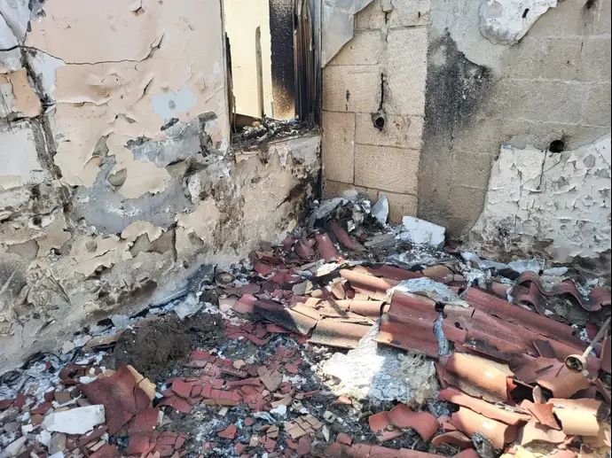 בית הרוס ושרוף, כפר עזה, 10 באוקטובר 2023