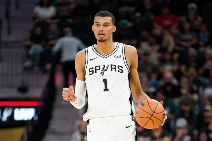 ויקטור וומבניאמה, שחקן סן אנטוניו ספרס