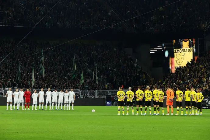 דקת הדומיה לזכר קורבנות הטרור בישראל במשחק בין דורטמונד לוורדר ברמן