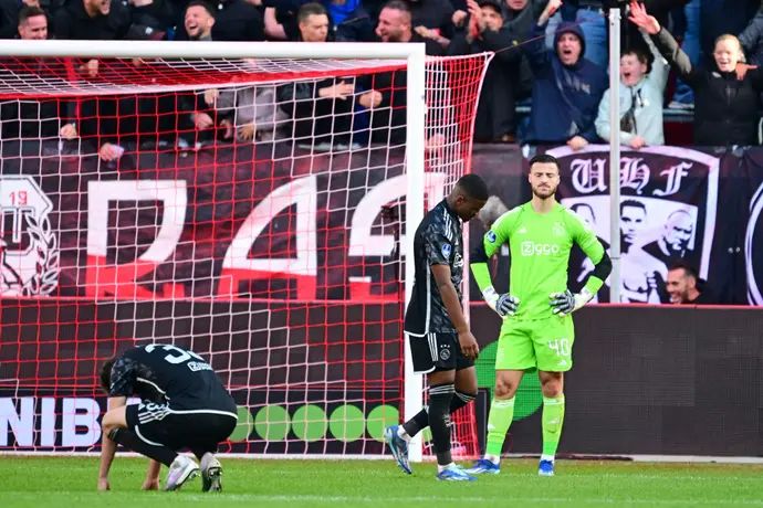 שחקני אייאקס מתוסכלים