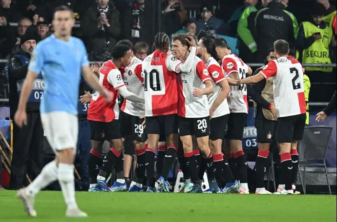 שחקני פיינורד חוגגים