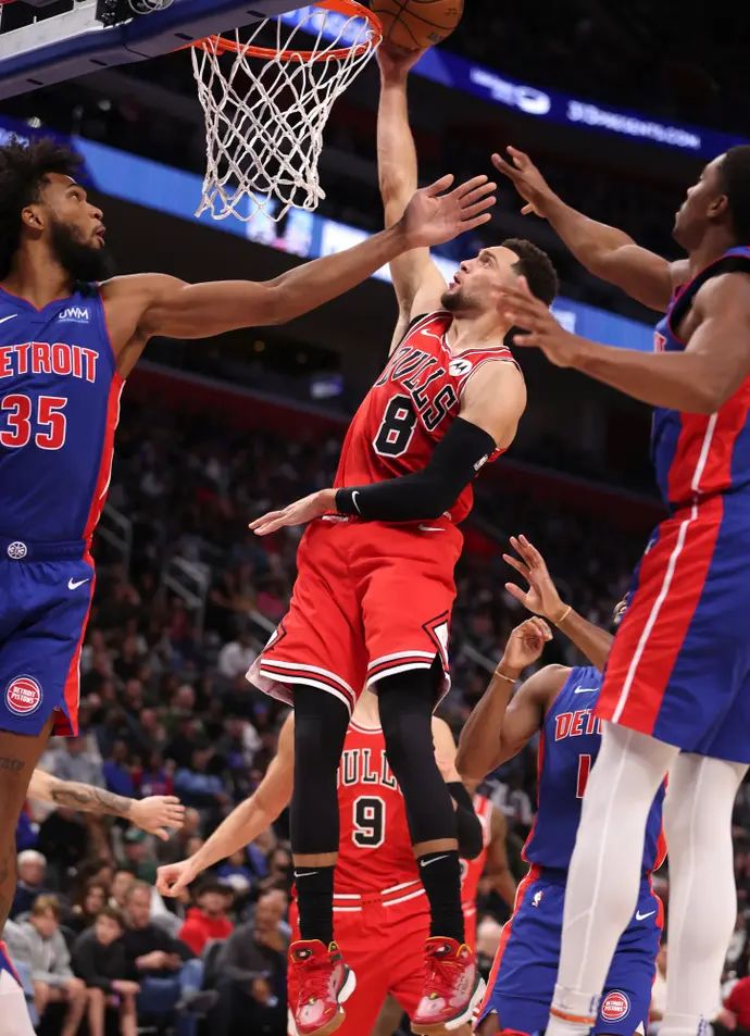 זאק לאבין, שיקגו בולס, מול מרווין בגלי, דטרויט פיסטונס