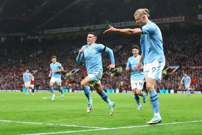 פיל פודן לצד ארלינג הולאנד מנצ'סטר סיטי