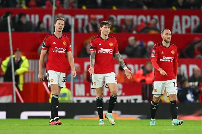 ויקטור לינדלוף לצד ג'וני אוואנס מנצ'סטר יונייטד